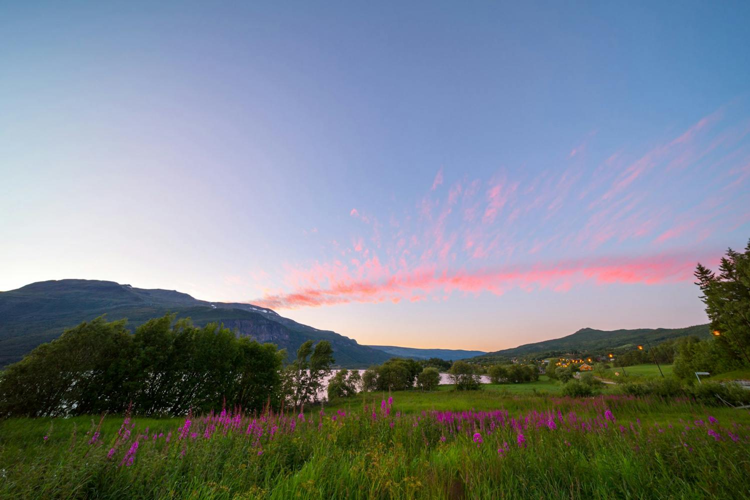 Landskap i Norge fotografert med vidvinkel